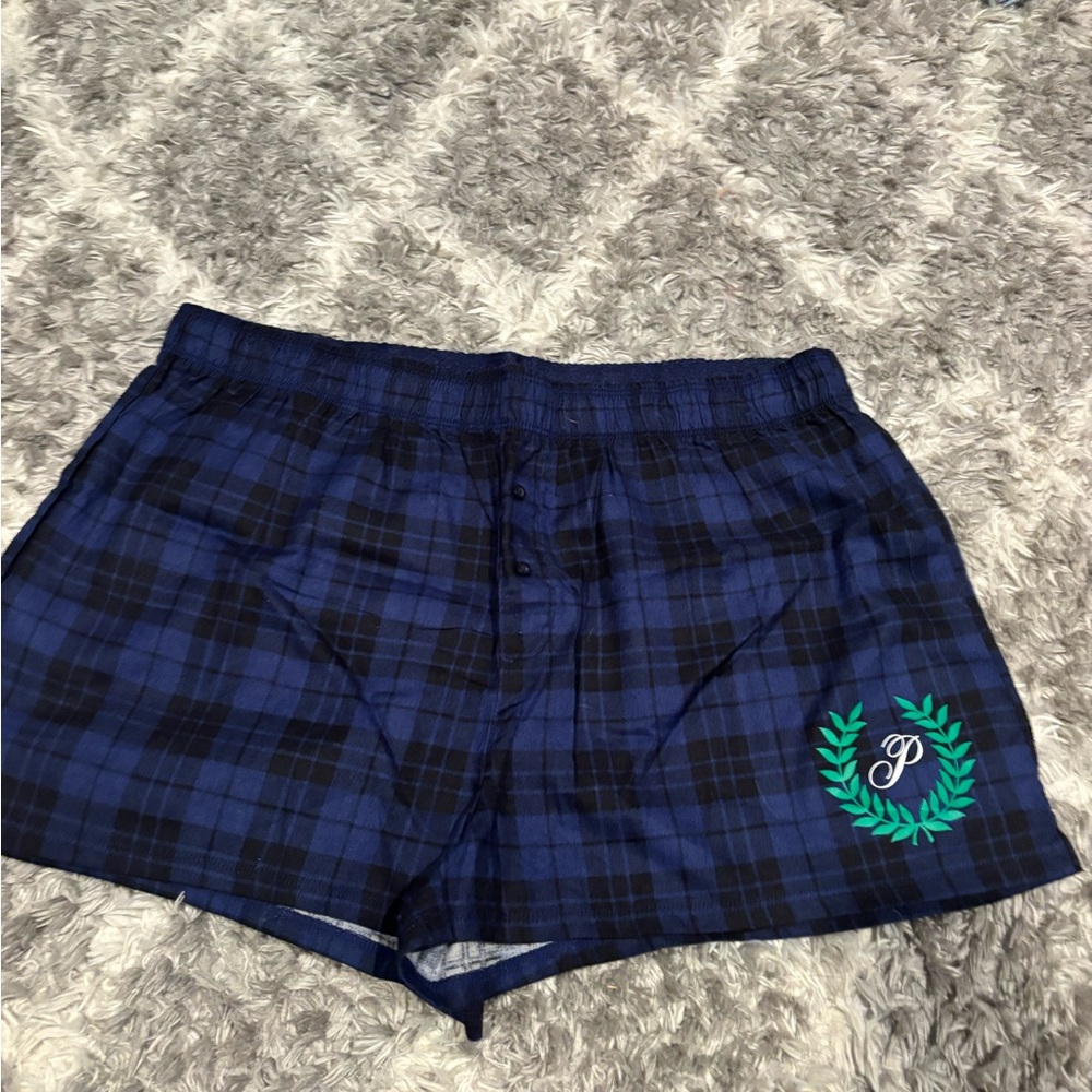 Women's Pink Plaid Blue Shorts - Size Medium NWT